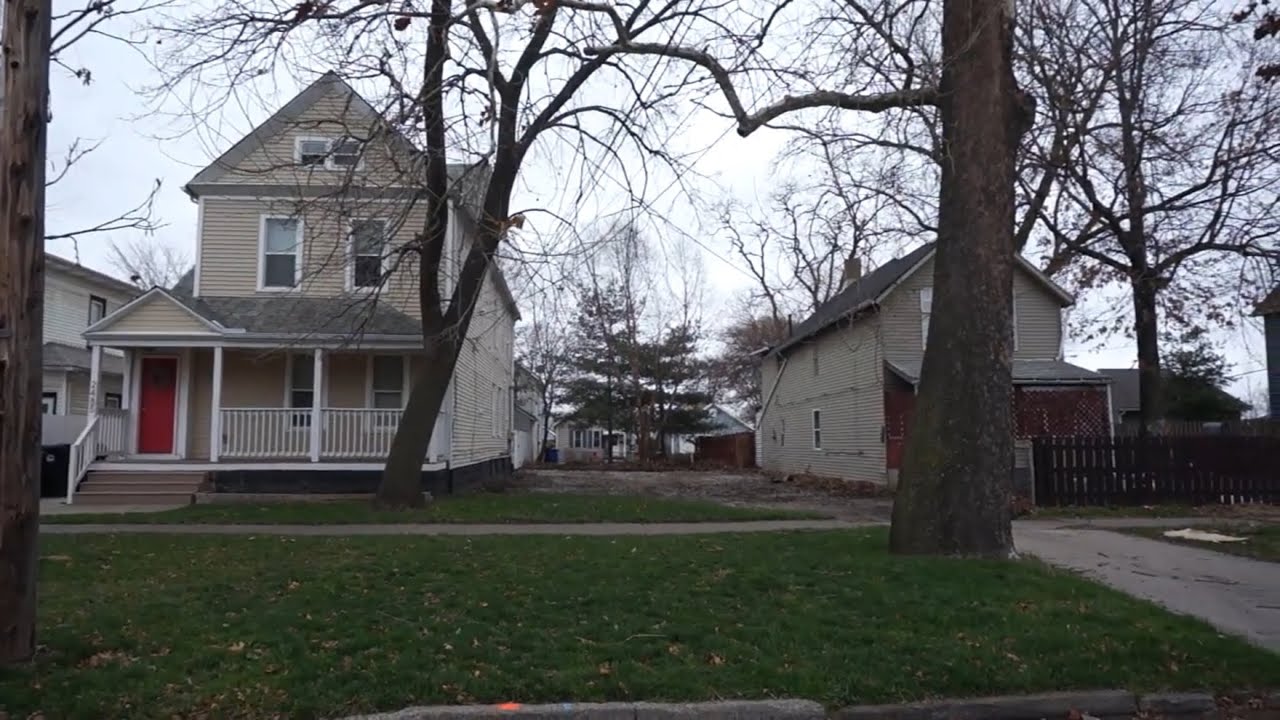 Недавно расчищенный бульдозером участок по адресу: 2484 W 7th Street. 26.12.2015