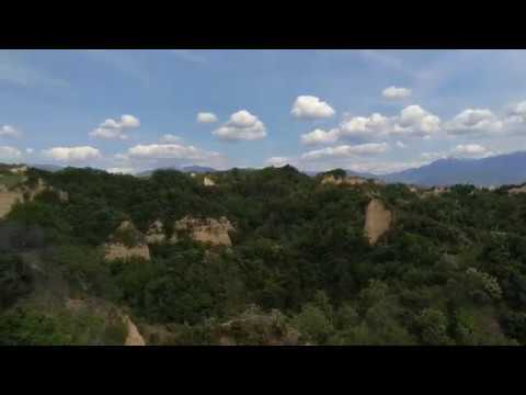 Видео: Описание и снимки на пирамидите в Мелник - България: Мелник