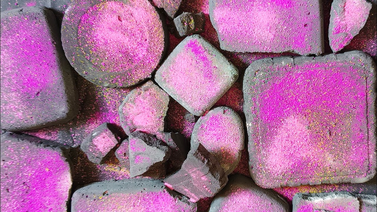 Black charcoal crumbling #satisfying crunchy sound ASMR 💥🖤🩷