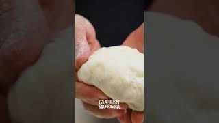 El Momento Clave: Dar Forma a la Masa 🍕💧