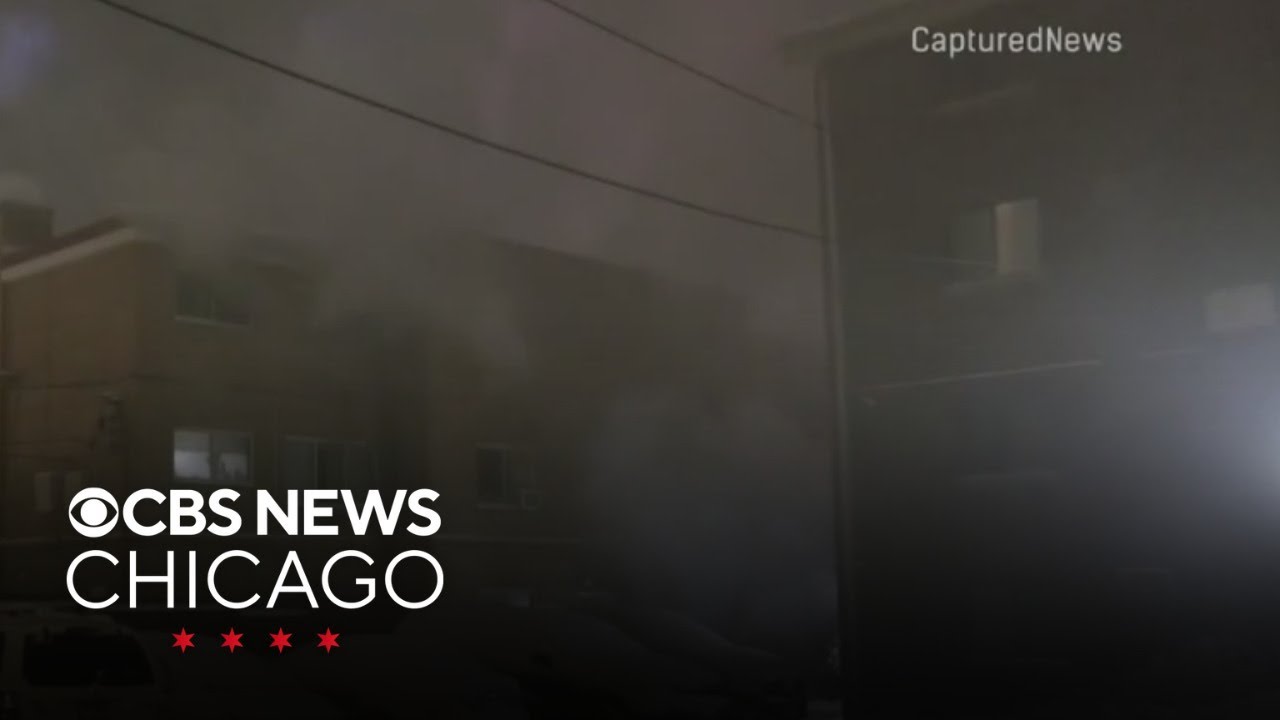 2 people injured in apartment building fire in Chicago's West Ridge neighborhood
