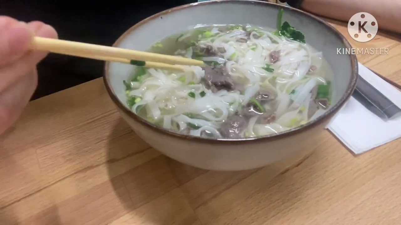 Najlepsze pho/the best pho /faadfood/Piosenka skomponowana przez AI