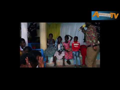 Amkosea baba ake na kutubu kanisani kwa kulia
