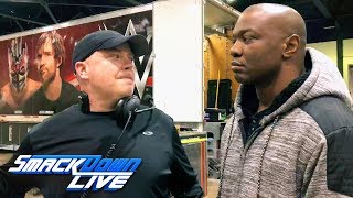 Meet the cameraman who fell in the snow on SmackDown LIVE: SmackDown Exclusive, March 6, 2018 screenshot 1
