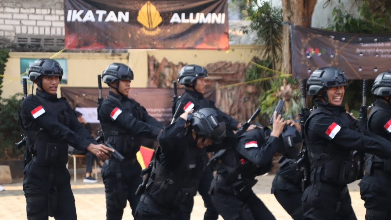 ACTION!!! PLETON DENSUS 88 || At LKBB ADIPATI 2.3 || Paskibra SMAN 1 GEDEG