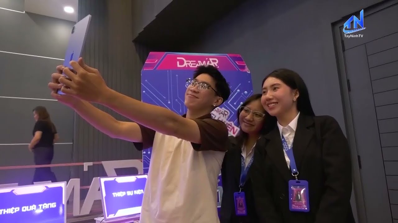 Độc đáo thiệp số tích hợp công nghệ thực tế ảo | TayNinhTV