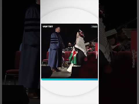 طالبة تحتفي بالتخرج عبر دعمها لفلسطين