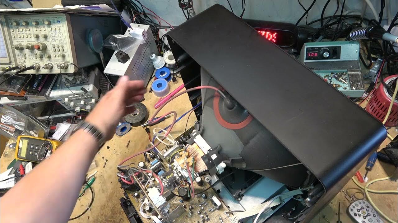 Diamond vision TV / VCR / DVD Combo Shuts off YouTube