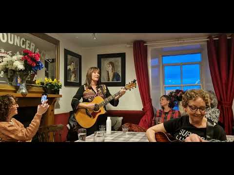 Suzy Bogguss and Verlon Thompson at the Aberdeen Arms in Tarland, Aberdeenshire, Scotland 26/5/2023