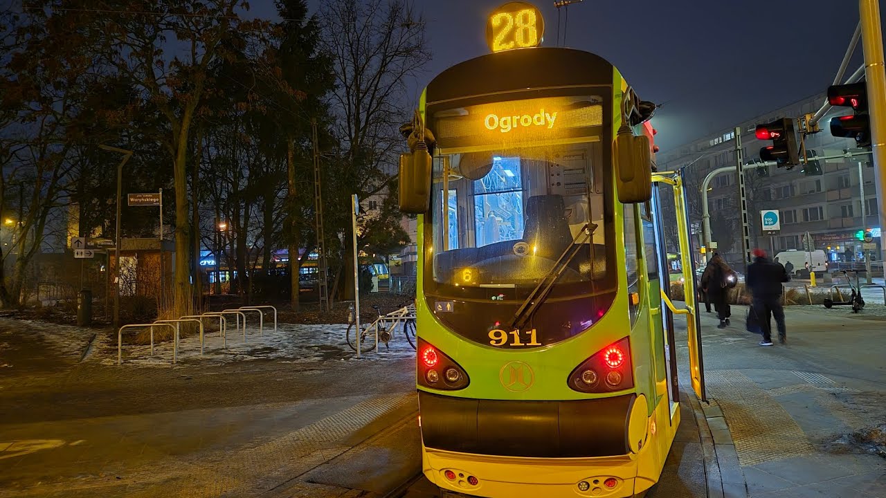 MPK Poznań - Moderus Beta MF22AC #911 - Linia 28 kierunek: Ogrody (wyjazd z zajezdni Forteczna)