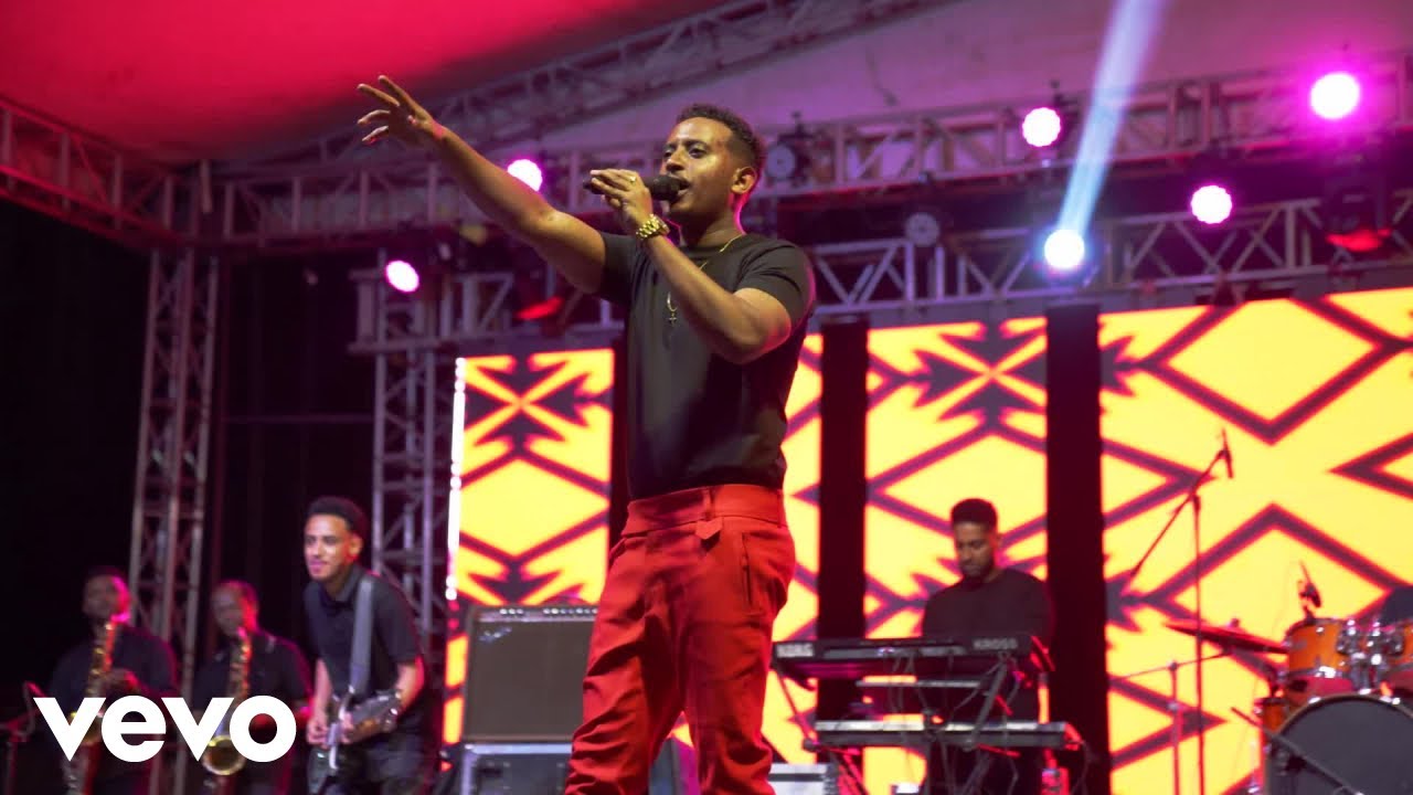 Leul Sisay - Melke Bekagn - መልኬ በቃኝ _ Leul Concert (Official Music Video)