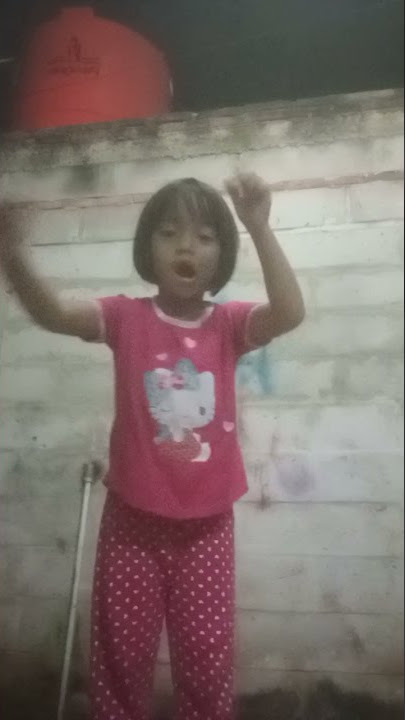 Lucunyaaa bocah goyang hot....