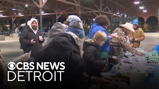 Detroit Lions fans brave the cold for Thursday's matchup