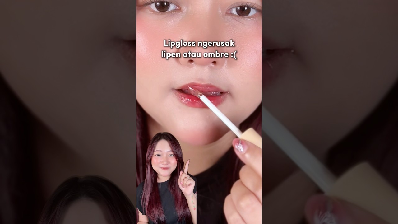 Pake lipgloss yang aman 