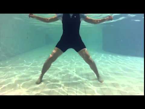Flex/Add Caderas + chocar pies en piscina Fisioterapia-Aquaterapia