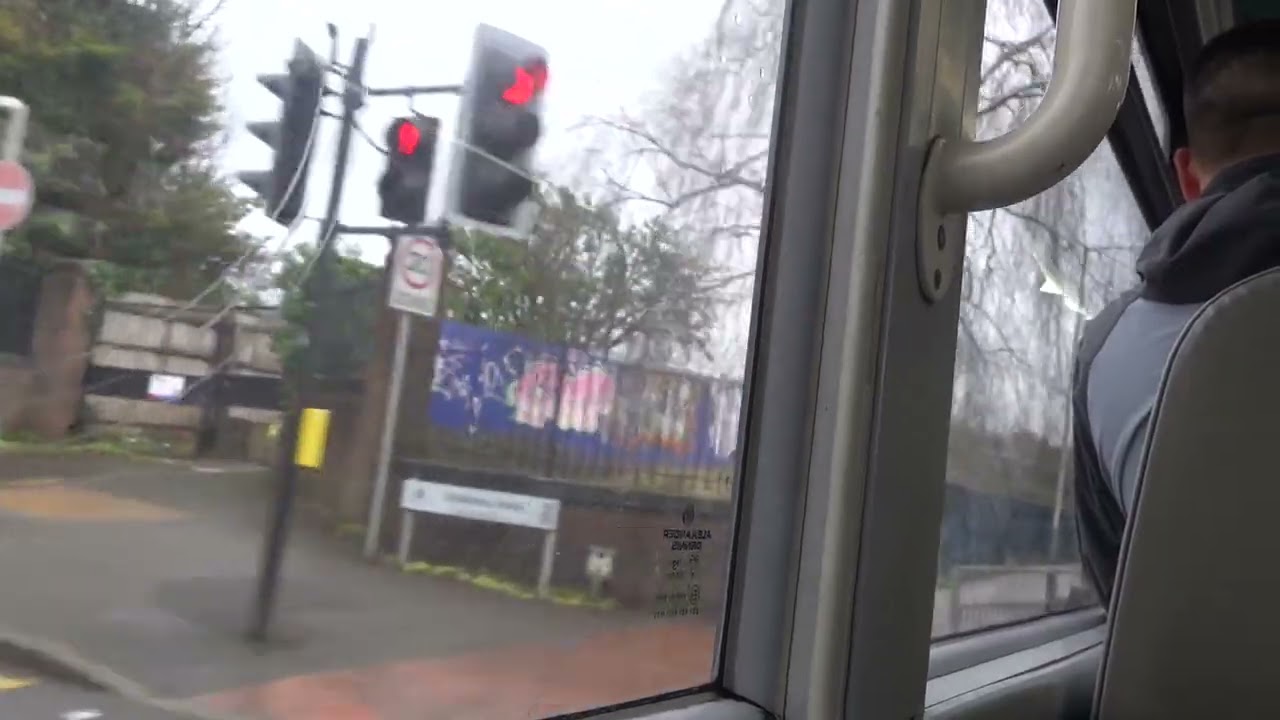 Carousel Buses powermode Enviro400MMC 80613 JG64OXF - route 102