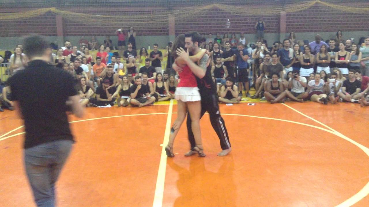 Luísa Martins - Exame Pé descalço Preta Av./Vermelha