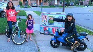 Police Buy Ice Cream from the Ice Cream Truck!! Kids Pretend Play part 2