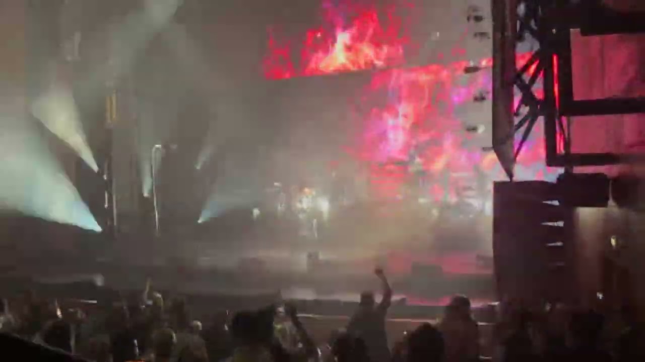 Pet Shop Boys - Vocal live @ Arcimboldi, Milan, Italy 2022