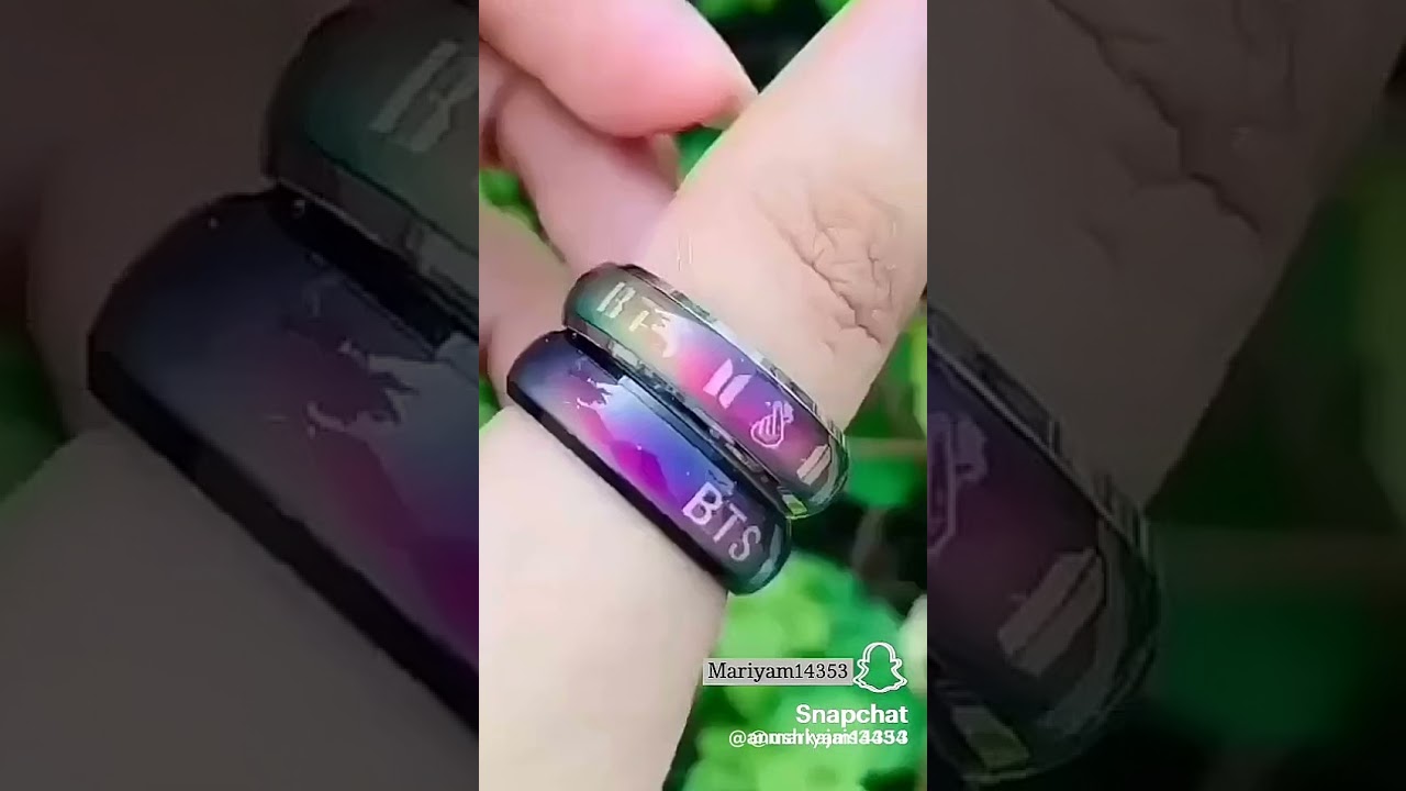 BTS necklace and rings 💜 it's si pretty 😍😍 