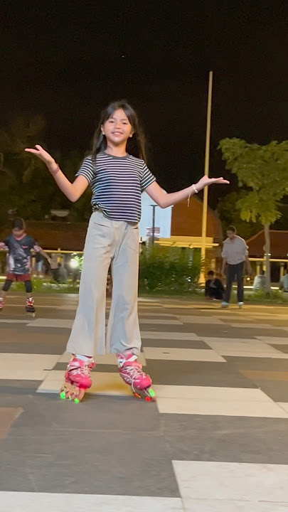 Awalnya Ketawa, Akhirnya.... | Jatuh Main Sepatu Roda | Resya Mesya