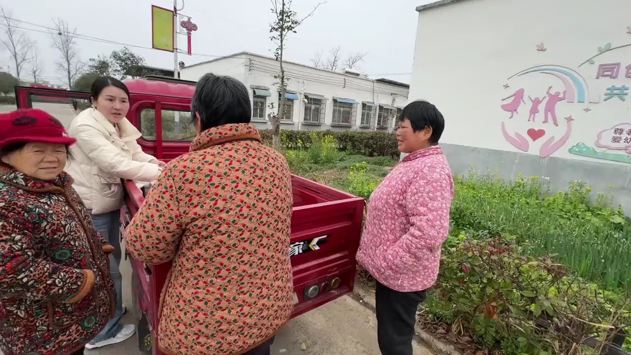 靠双手努力奋斗，日子才会越过越好，今天是我和弟弟第一天出摊、我们河南老乡都很热情，#河南姑娘在内蒙   #抖音