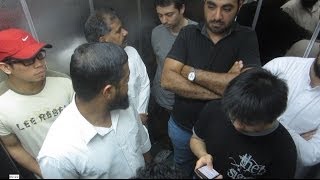 Elevator Farts in Saudi - مقلب الضراط في المصعد