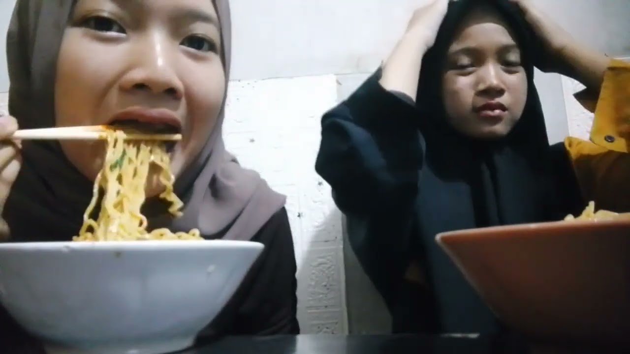 Makan mie ayam Ter enak😉 #alelhilchannel #masukberanda #dailyvlog #makan #mieayam 