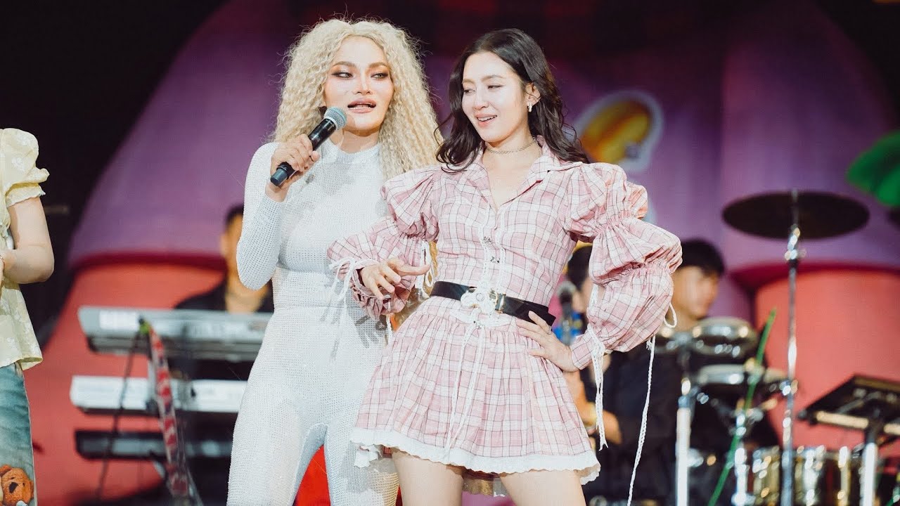 เบลล่าโชว์สเต็ปสาวเลยกับใหม่พัชรี ที่ห้วยไร่ อีหลีน่า เฟสติวัล 4