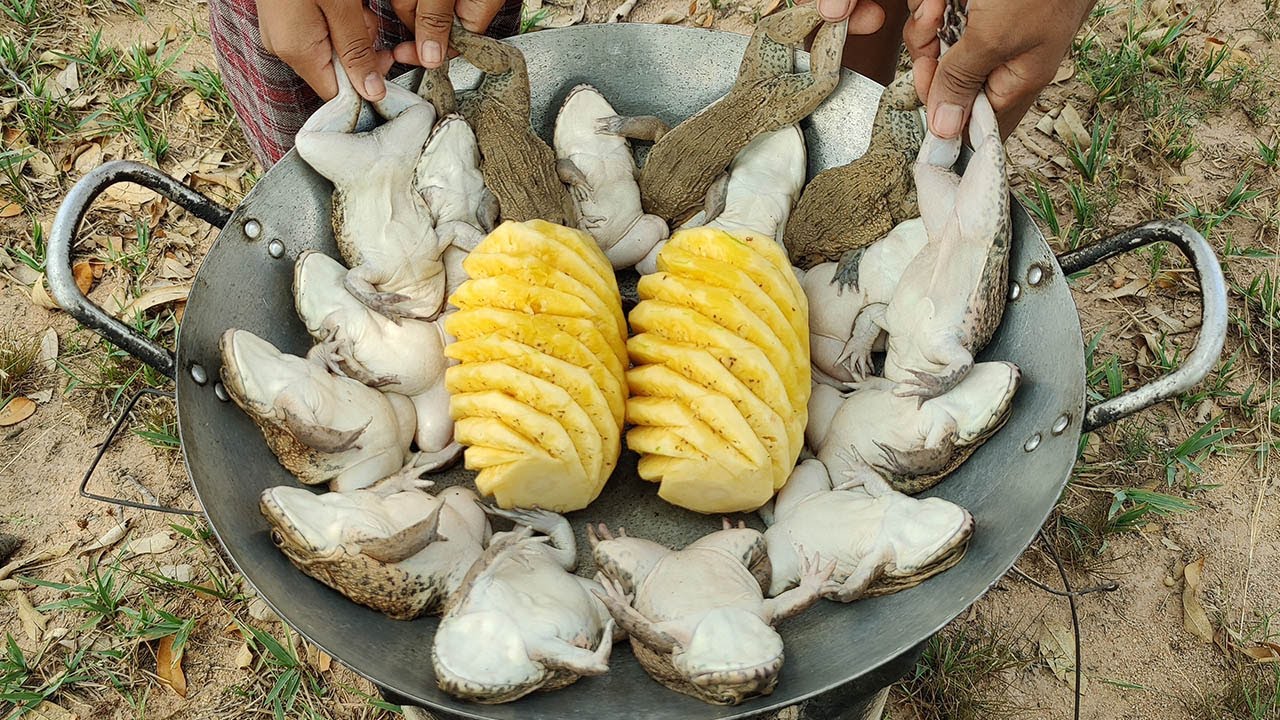 FIELD FROG FRY / Yummy Frog Fried Pineapple Recipe / Cooking Frog in Village with my Sister