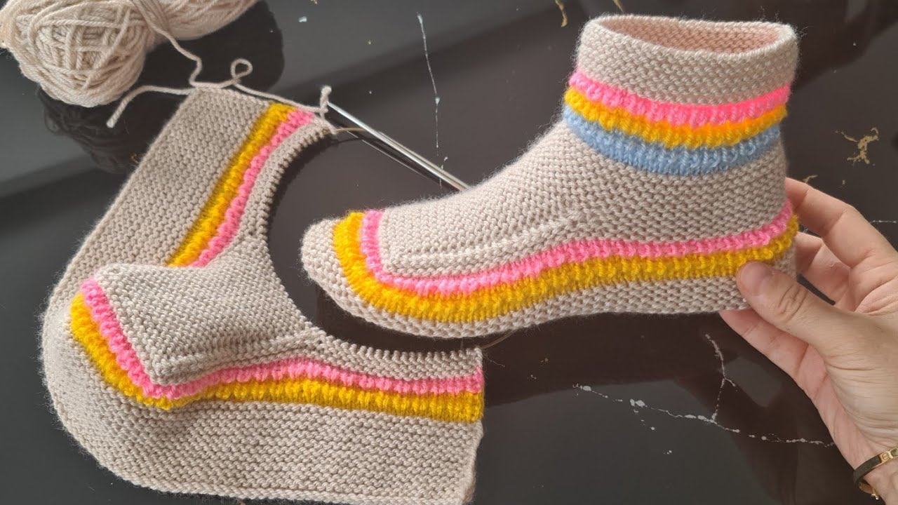 Очень амбициозная модель вязаного носка 💛 Учимся вязать женские носки шаг за шагом 💙