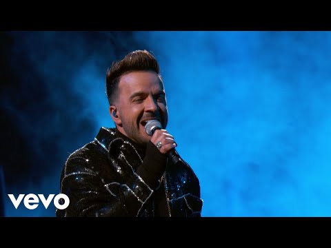 Luis Fonsi, Rauw Alejandro – Vacío (En Vivo Desde Premio Lo Nuestro 2021)