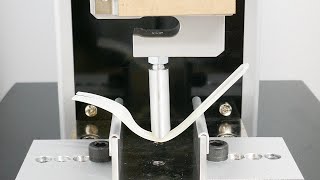 使い捨てのプラスチックフォークは何kgで折れるのか？