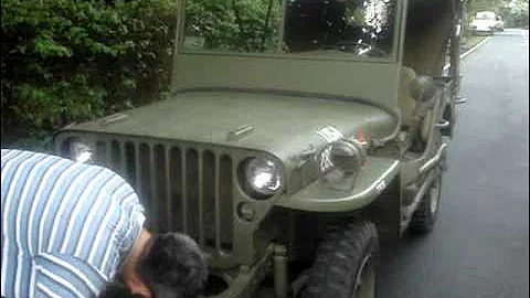 Starting my Ford Gpw jeep with a hand crank