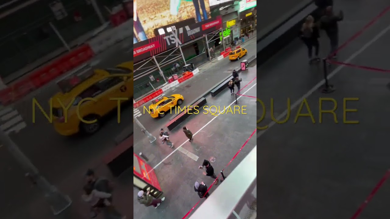 NYC: TIMES SQUARE, Monday January 30, 2023 4:32pm RUSH HOUR 😎