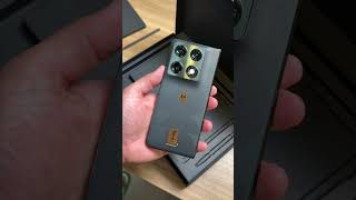 Motorola Razr Fold FIFA Collection - UNBOXING and FIRST LOOK!