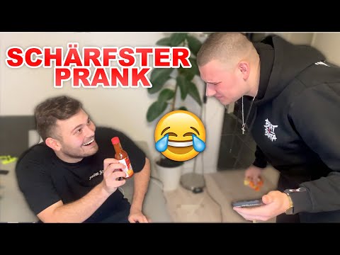 ICH PRANKE DENNY mit der SCHÄRFSTEN CHILLI Ever! - ICH PRANKE DENNY mit der SCHÄRFSTEN CHILLI Ever!