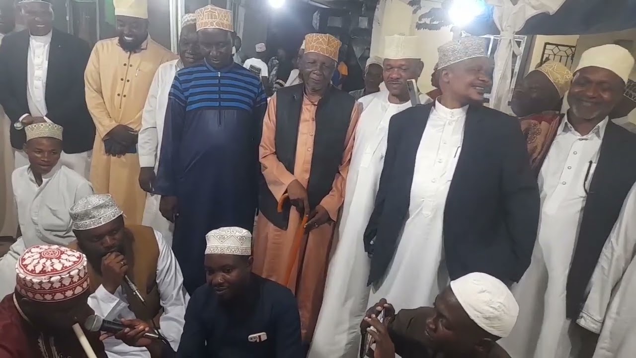 Sheikh walid akiburudisha nyoyo za watu  mbele ya Dr Sheikh Aboubakar Zubeir