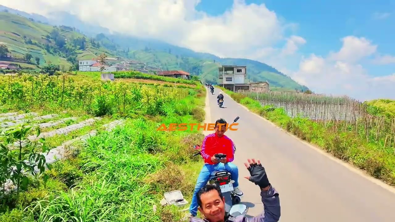 Touring Bapak-Bapak Gladag sari Plantaran Bersama Pak lurah Plantaran Tujuan KETEP PAS MAGELANG 