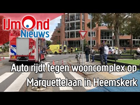 Auto rijdt tegen wooncomplex op Marquettelaan in Heemskerk