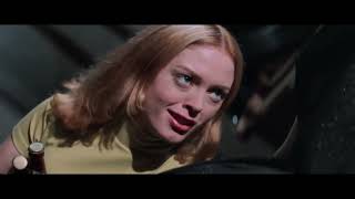 Scream 1996 Ghostface kills Tatum in the Garage scene
