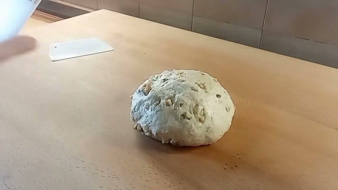 Pane alle noci -macchina del pane-