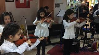 Sanki Her Tarafta Var Bir Düğün, 23 Nisan Şarkısı Keman Öğrencileri