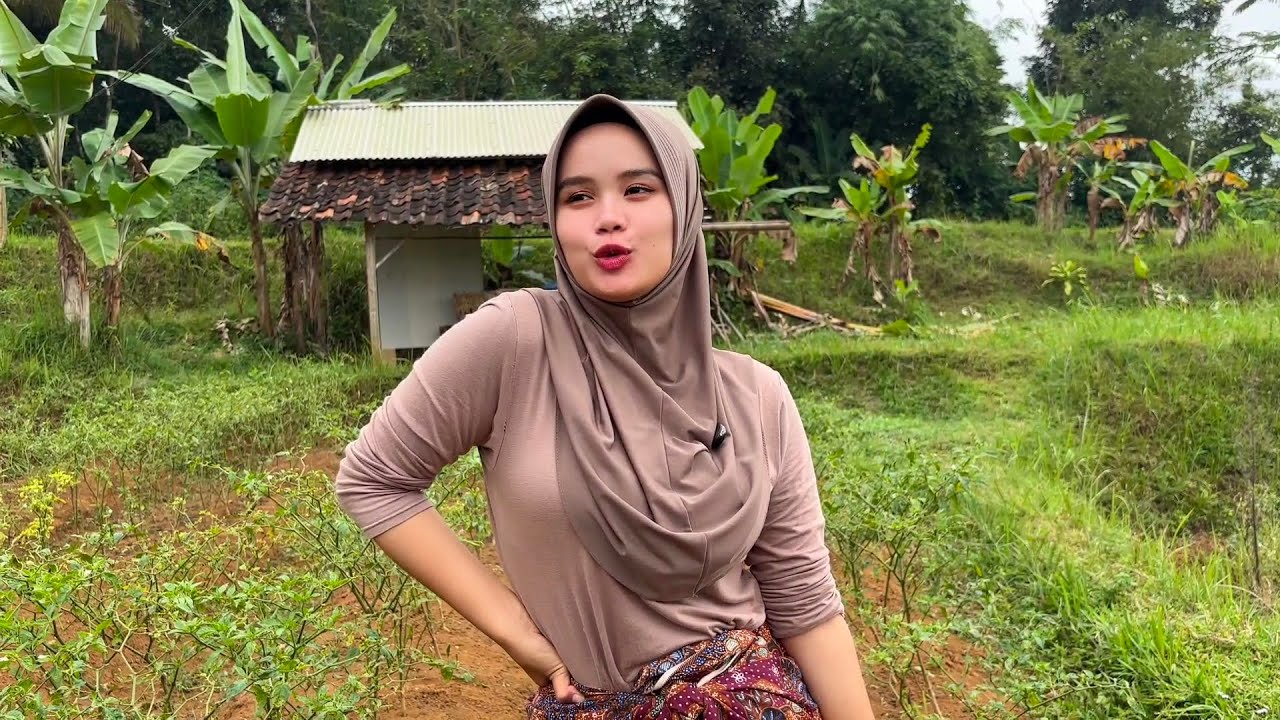 NENG IDOY GADIS CANTIK MASIH JOMBLO MENCARI CALON YANG SERIUS UNTUK MELAMAR