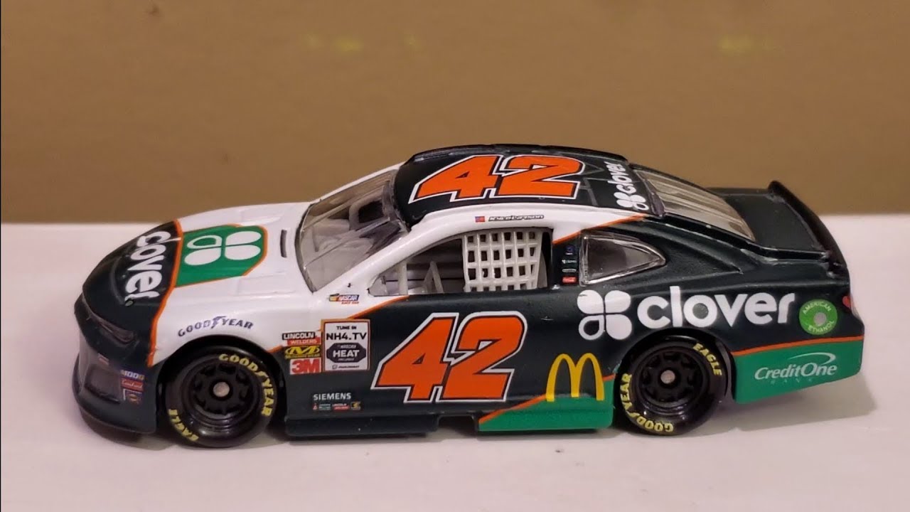 2019 Kyle Larson Clover Throwback 1:64 (NASCAR Authentics Die-Cast