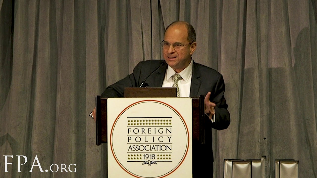 2019 Financial Services  Dinner - Henry A. Fernandez presents The FPA Medal to Kristalina Georgieva