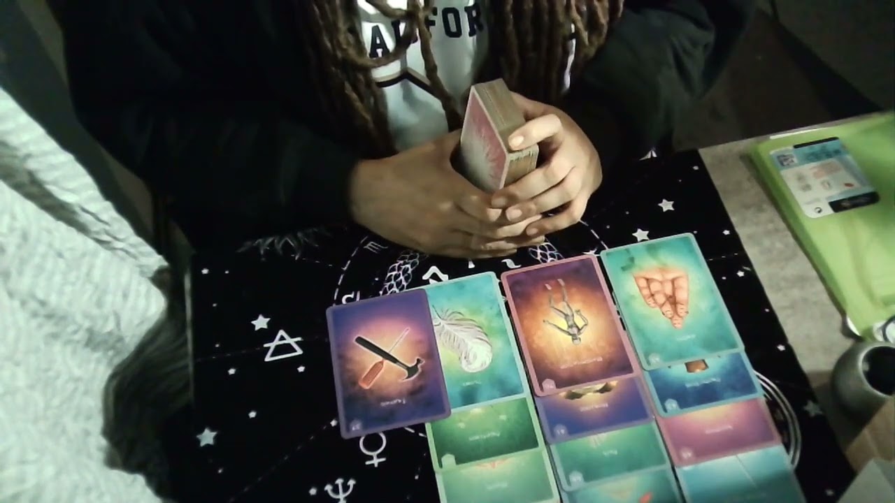 Personne âgée cherche protection auprès  d'amis corrompus. On fait beaucoup de choses illégales...