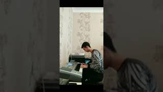 Haminin axtardigi mahni piano version