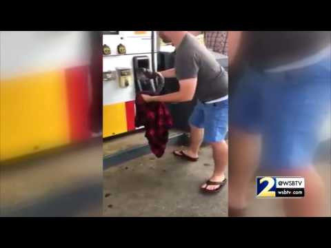 Man pulls snake out of gas pump with his hands | WSB-TV