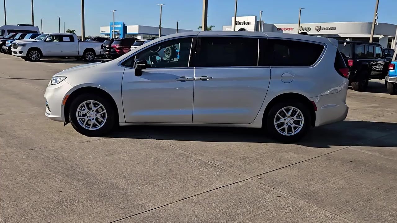 SOLD - NEW 2026 CHRYSLER PACIFICA SELECT FWD at Huston CDJR (NEW) 